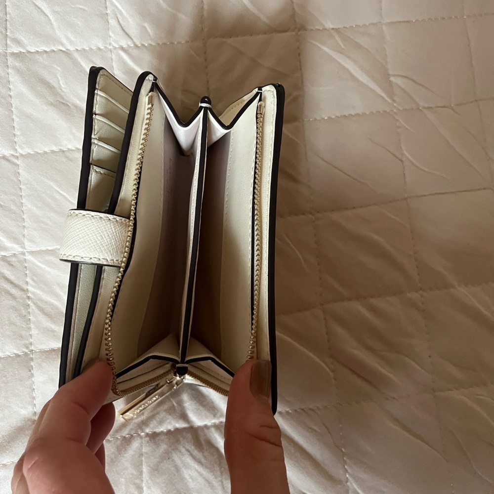 Kate Spade Ivory Wallet - Picture 2 of 4